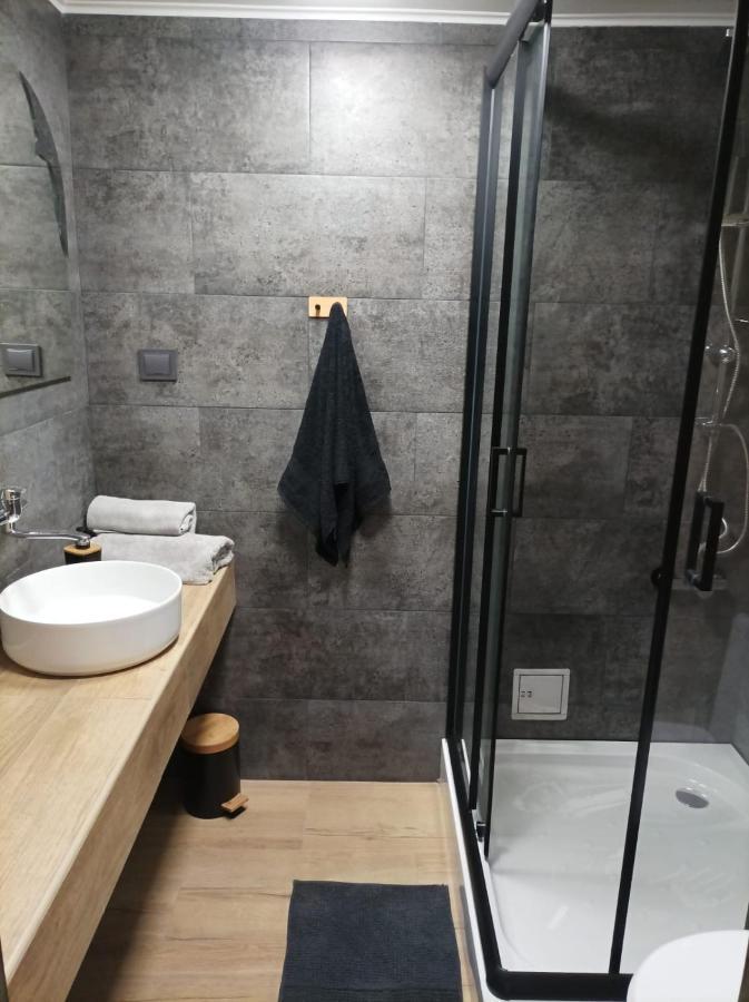 Dom Nad Jeziorem Strazym Zbiczno Luaran gambar